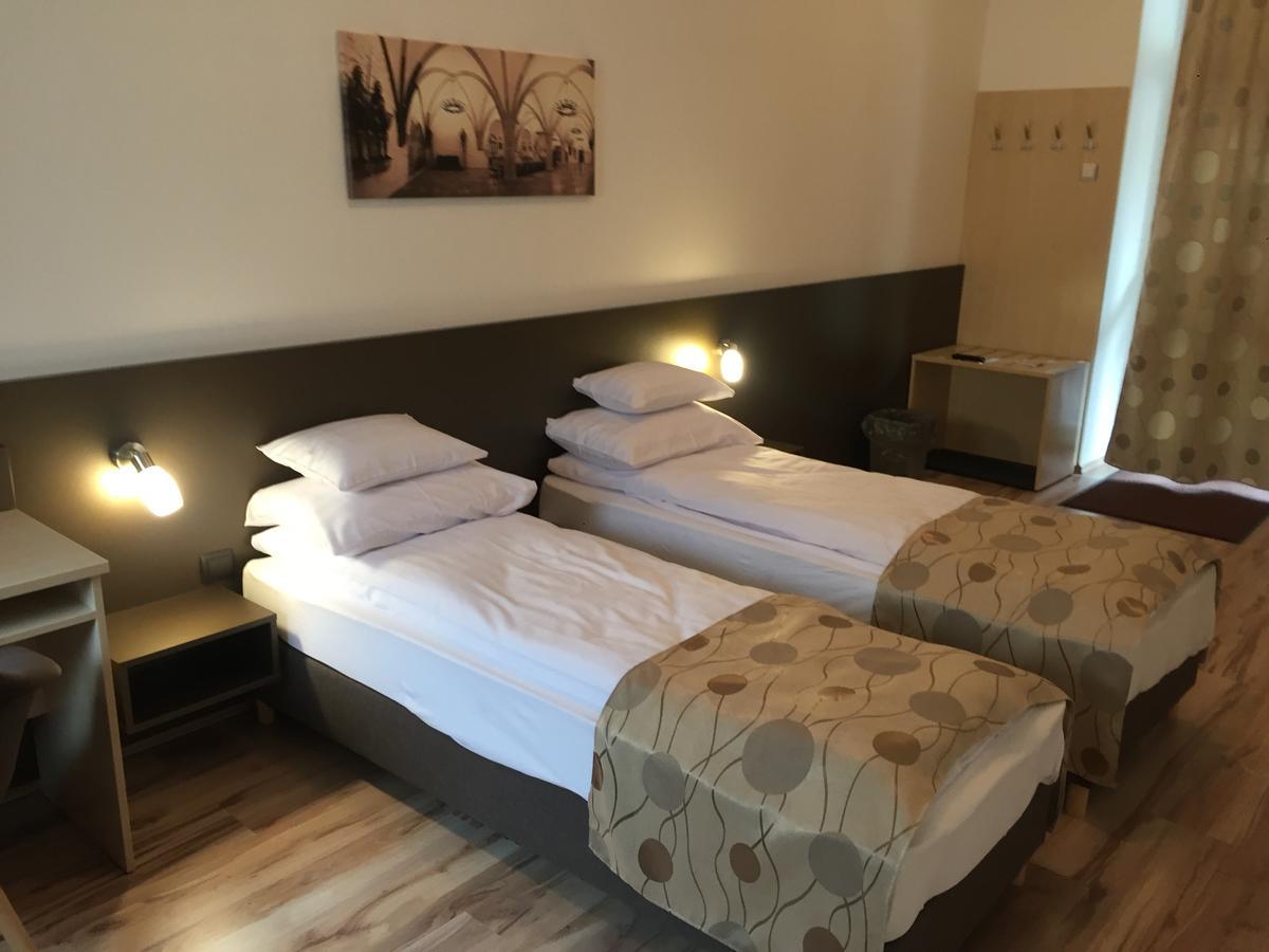 Pizza Tabor Apartman Μίσκολτς Εξωτερικό φωτογραφία